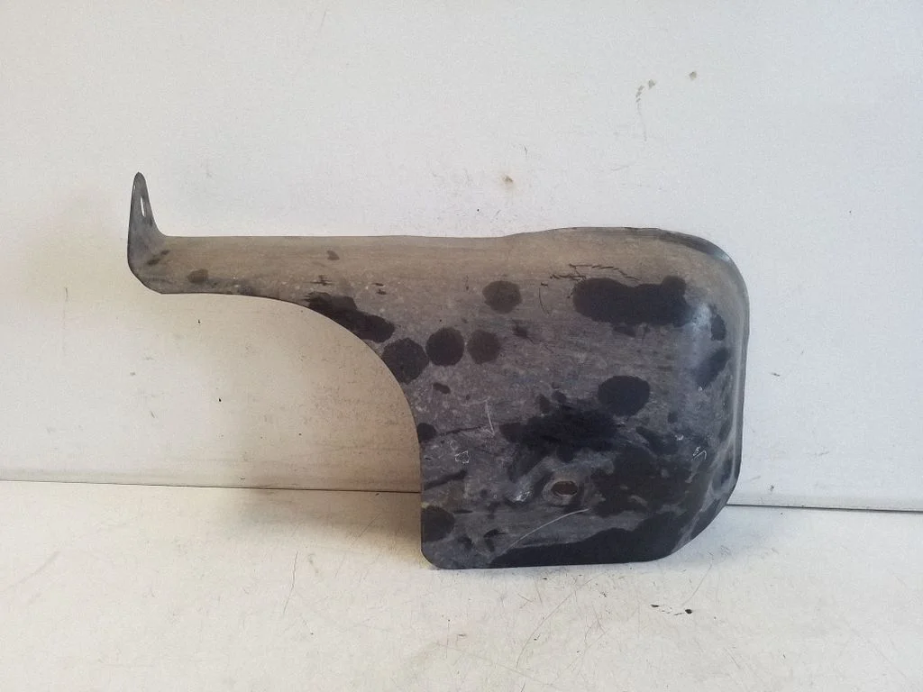 Fuel tank bottom protection