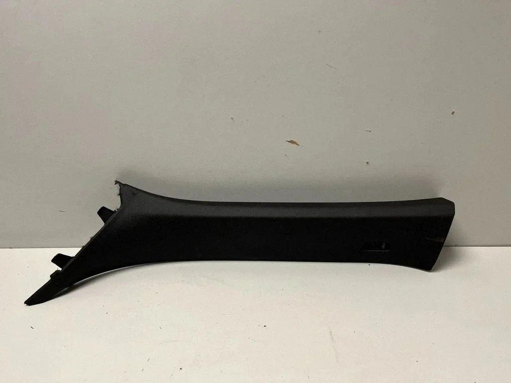 (A) pillar trim 5A0C825