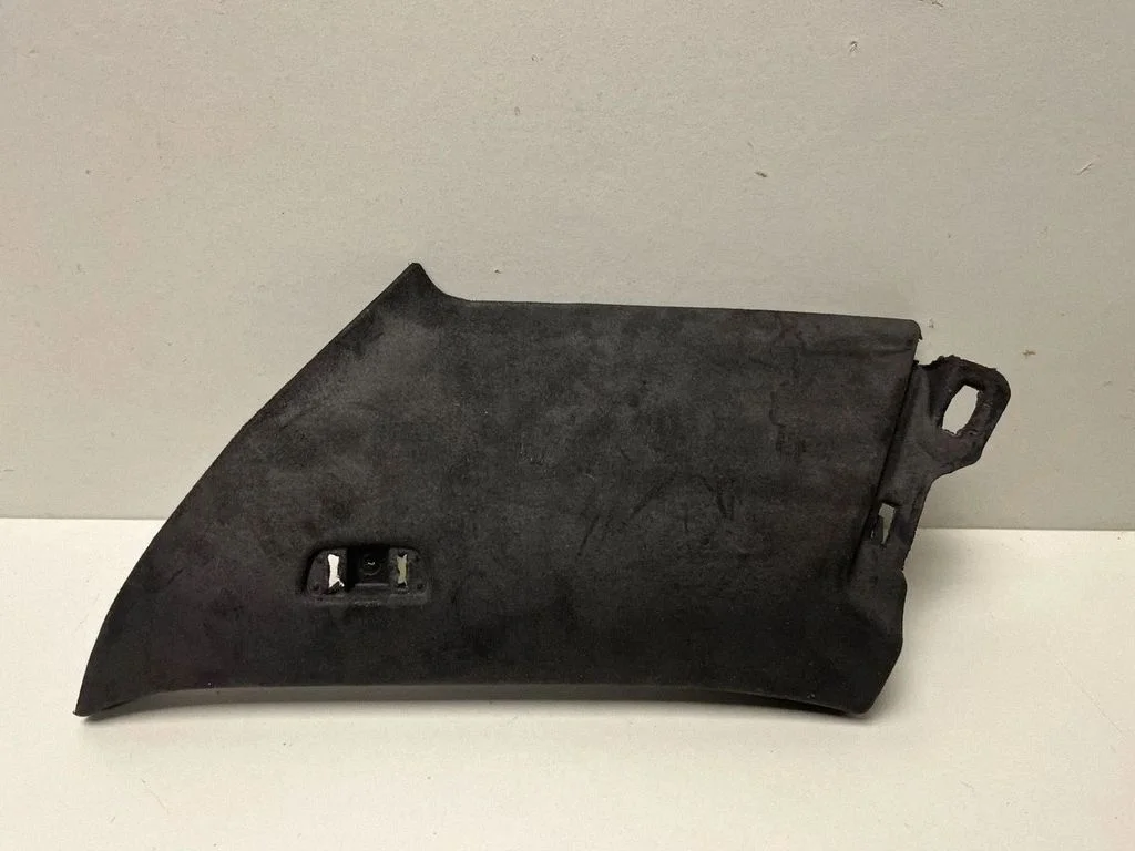 (C) pillar trim – BMW XM (2022-)