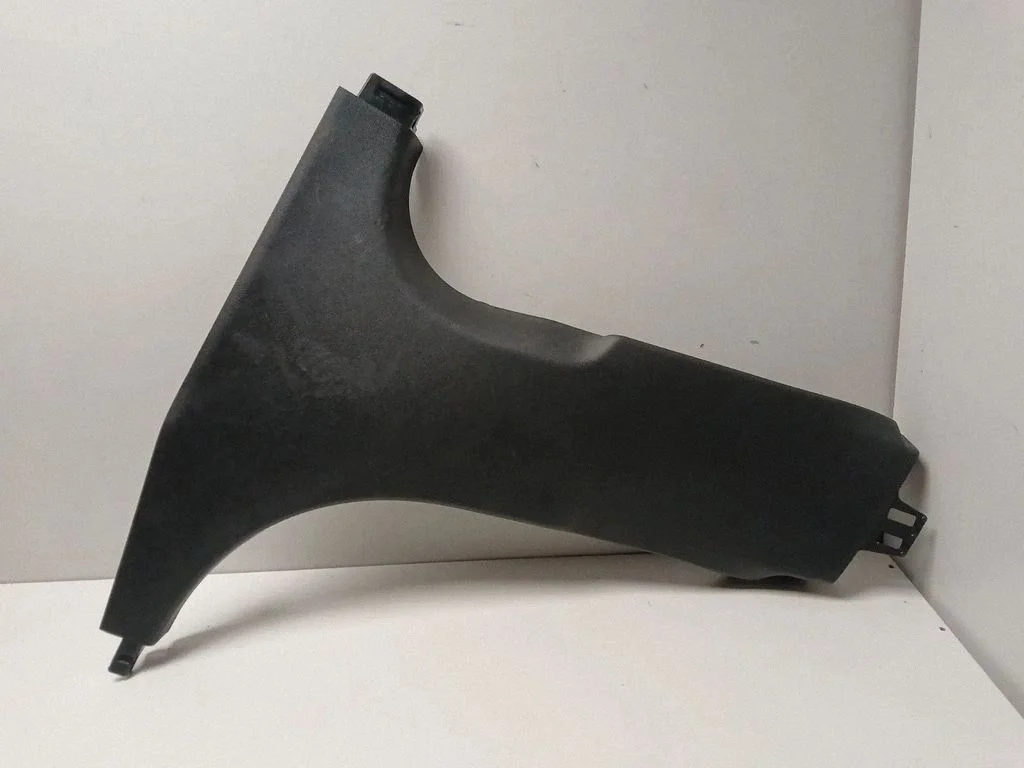 (B) pillar trim (bottom) 7490759