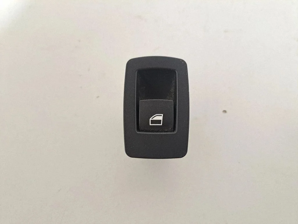 Elektrisko logu slēdzis 9208106