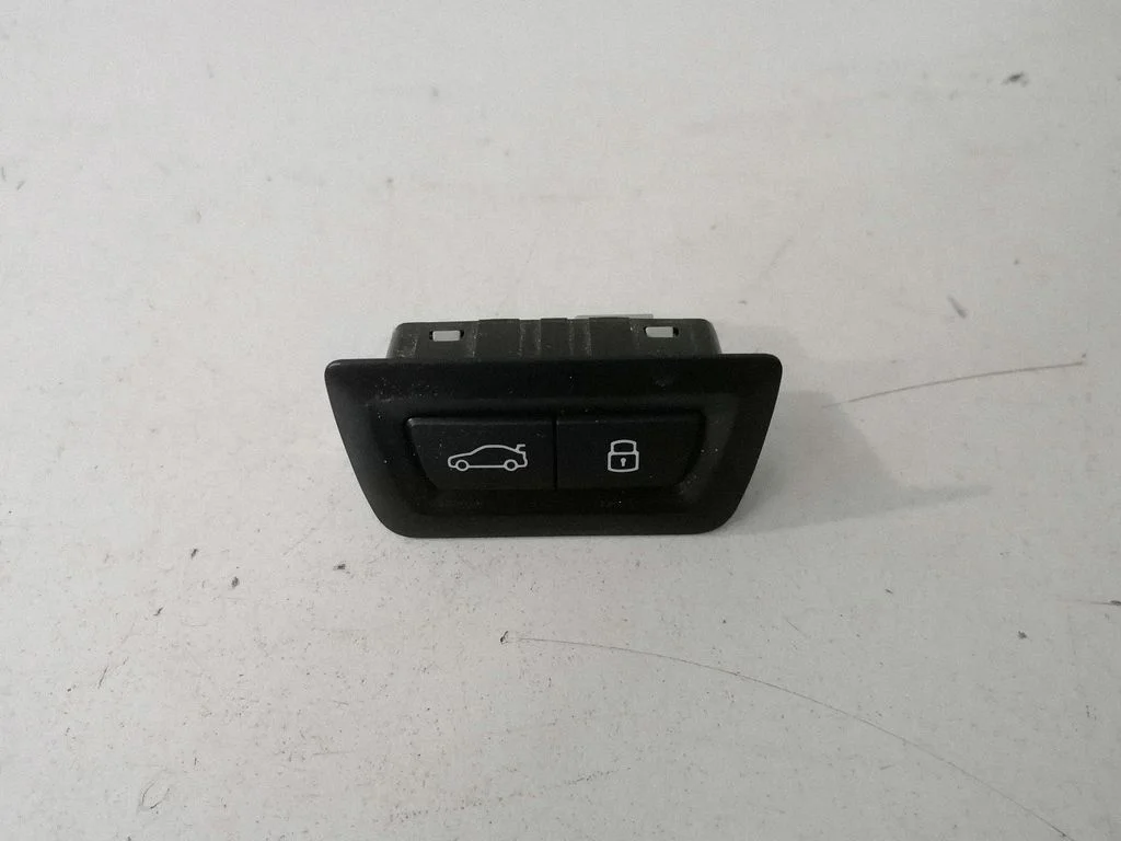 Tailgate/boot open switch button 5A1B301 – BMW X1 U11 (2022-)
