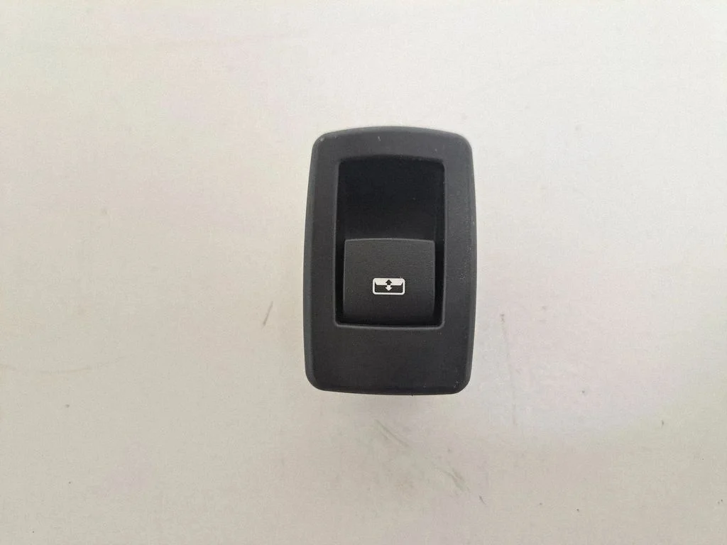 Citi slēdži/rokturi/pārslēdži 6832926