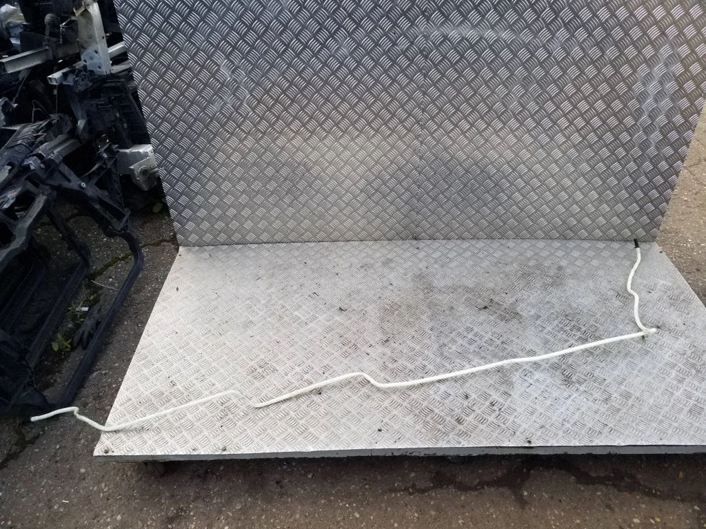 Fuel line pipe 7P0201850A