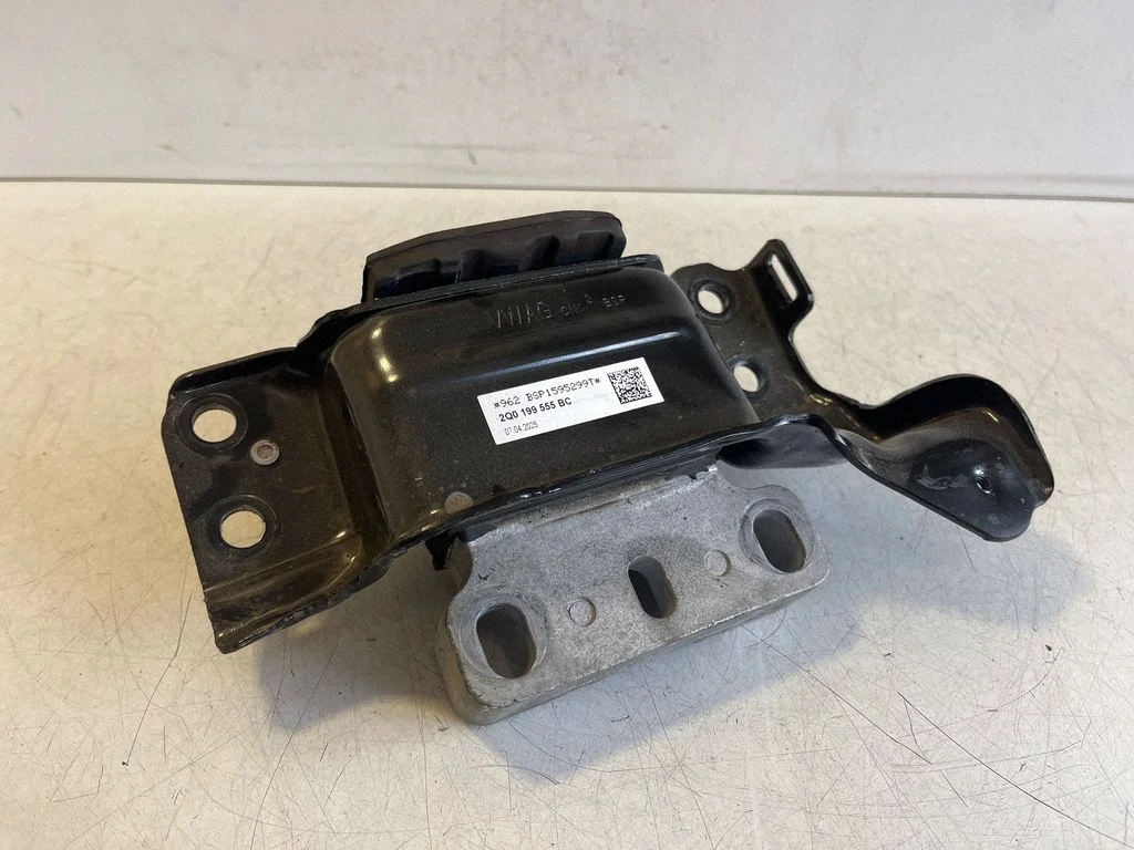 Engine mount bracket 2Q0199555BC