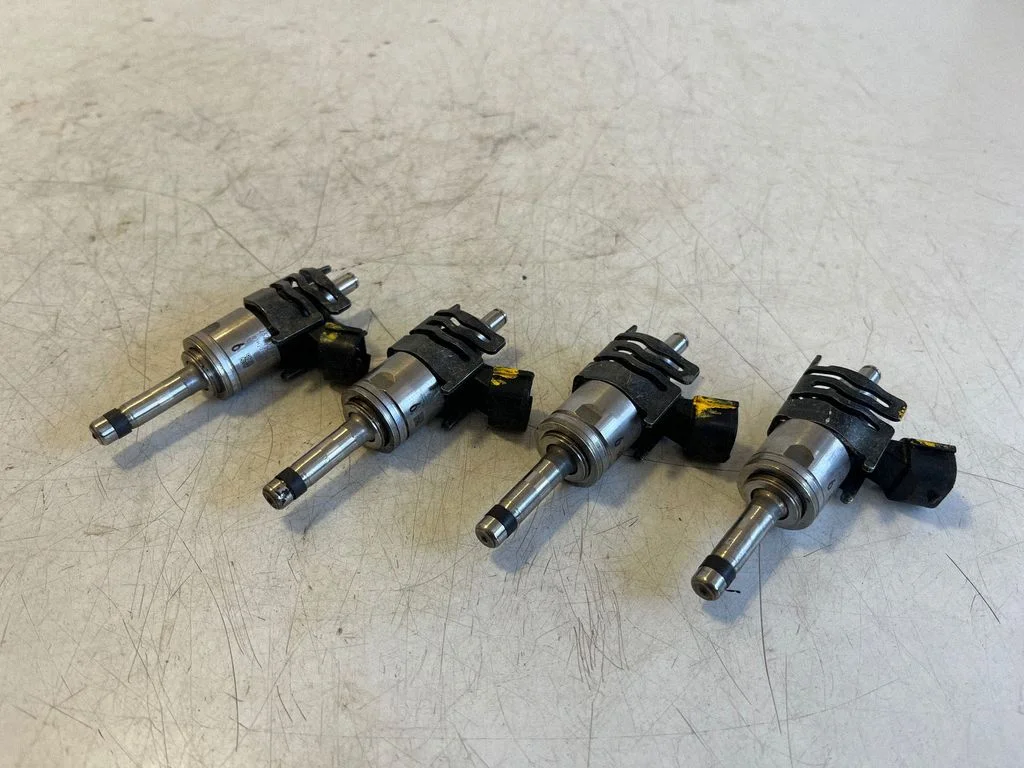 Fuel injectors set 23250F2050