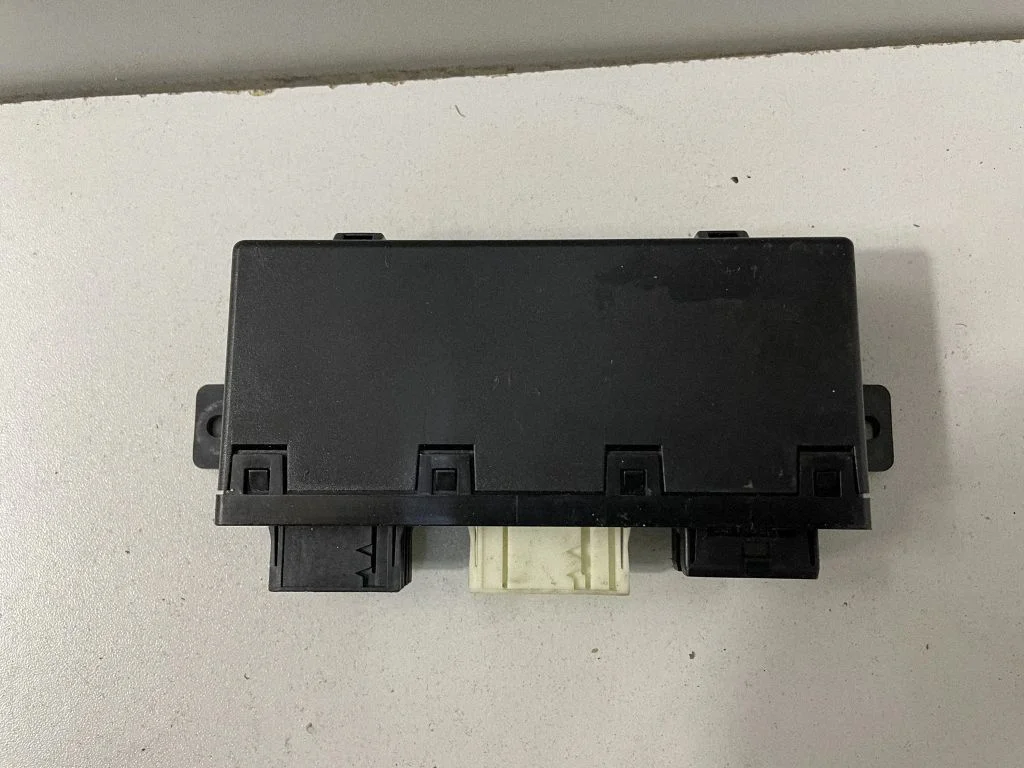Durvju elektronikas vadības bloks – BMW 5. sērija E39 (1996-2003)