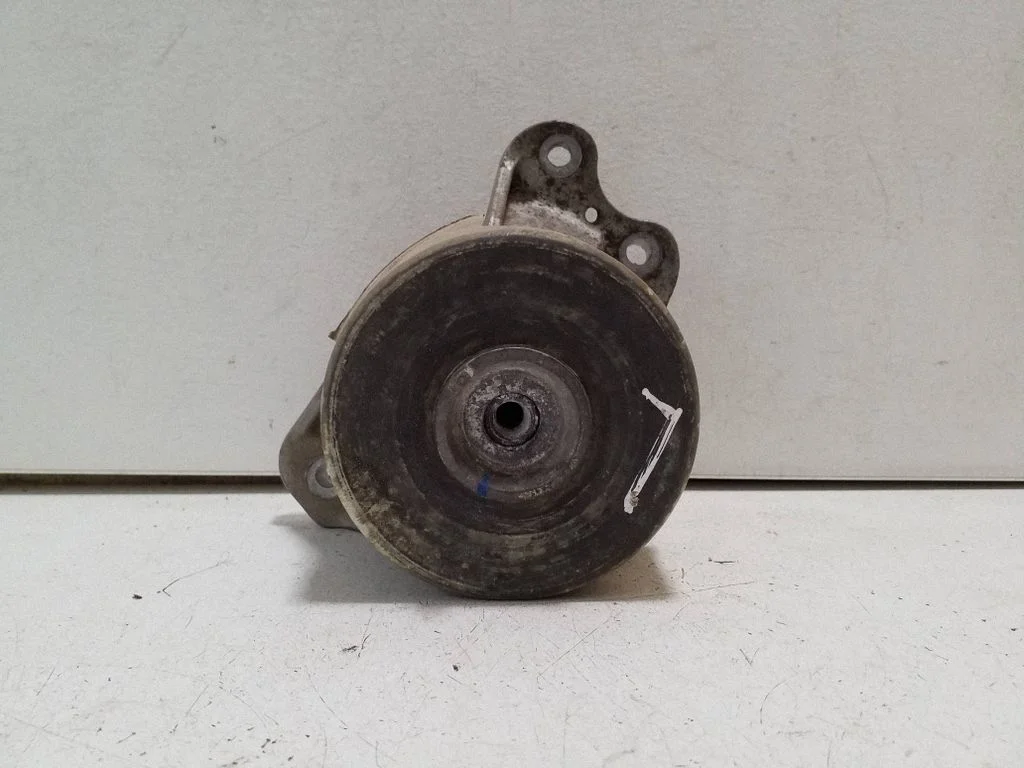 Engine mount bracket A2532402700