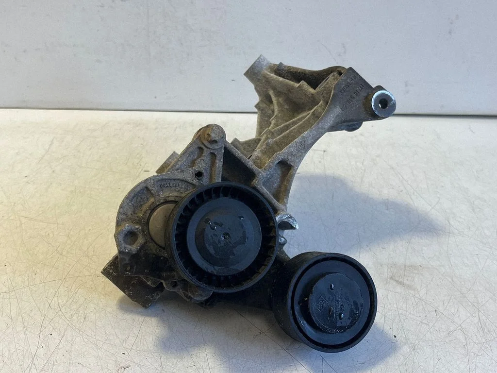 Generator/alternator bracket 117105124R