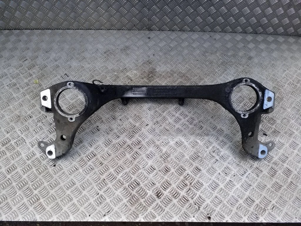Engine mounting bracket 7L6199207