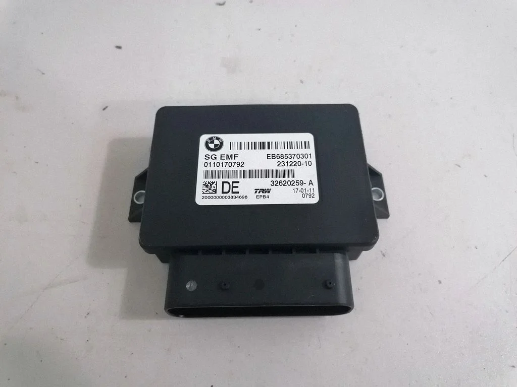 Aizmugurējo bremžu (EMF) vadības bloks – BMW 5. sērija F10 F11 (2009-2016)