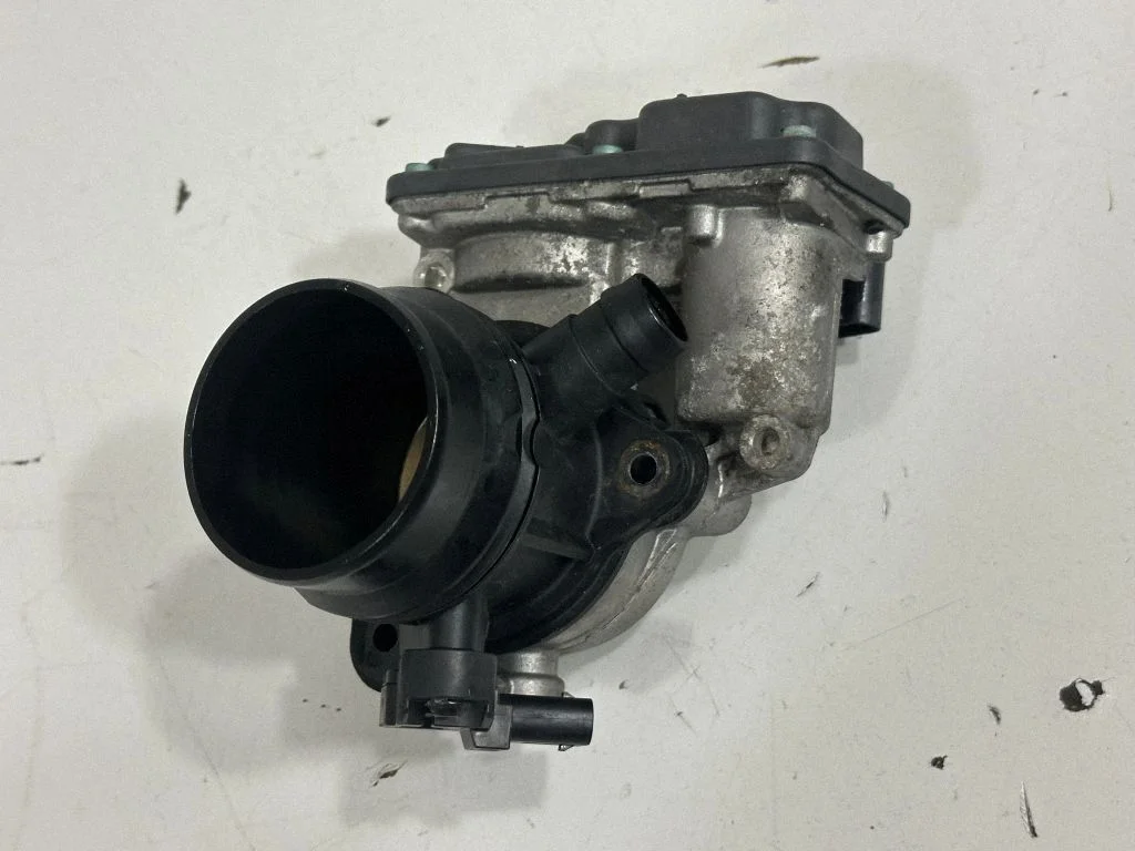Throttle valve 7618838