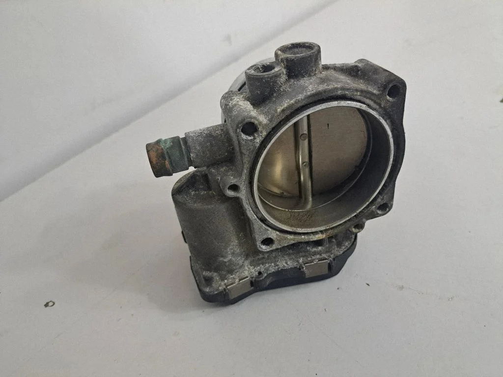 Throttle valve 7597871