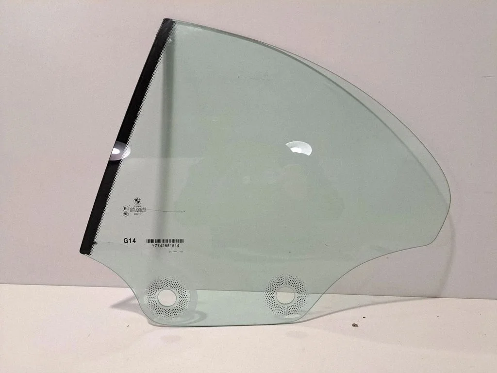 Mazais „A" aizmugurējo durvju stikls – BMW Series 8 M8 F91 F92 G14 G15 (2019-)