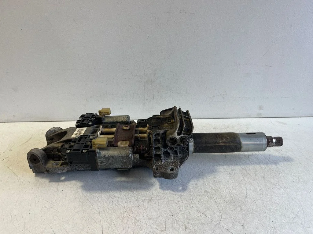 Steering wheel axle A2134600516