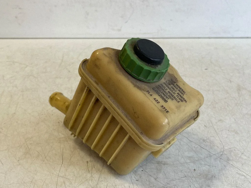 Power steering fluid tank/reservoir 7L6422371E