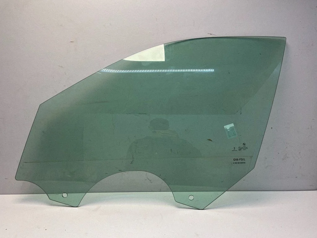 Galvenais priekšējo durvju stikls (četrdurvju) – BMW X6 G06 (2019-)