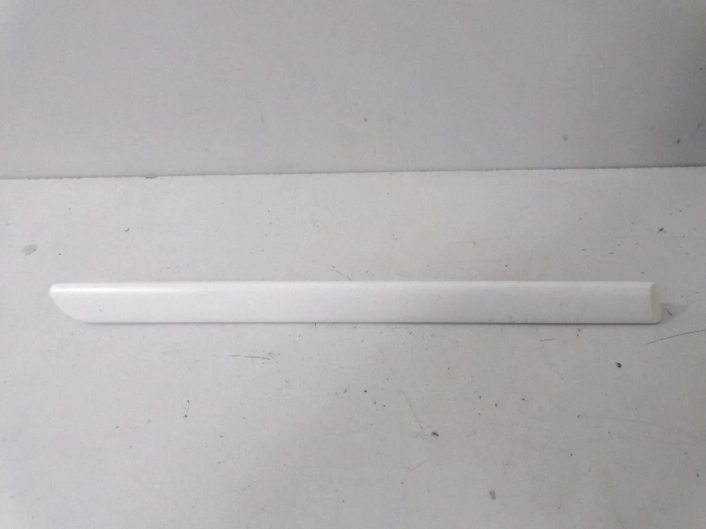 Aizmugurējo durvju apdare (molings) 7893680