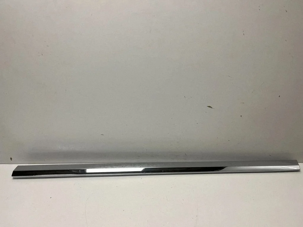 Front door trim (molding) – BMW X7 G07 (2018-)