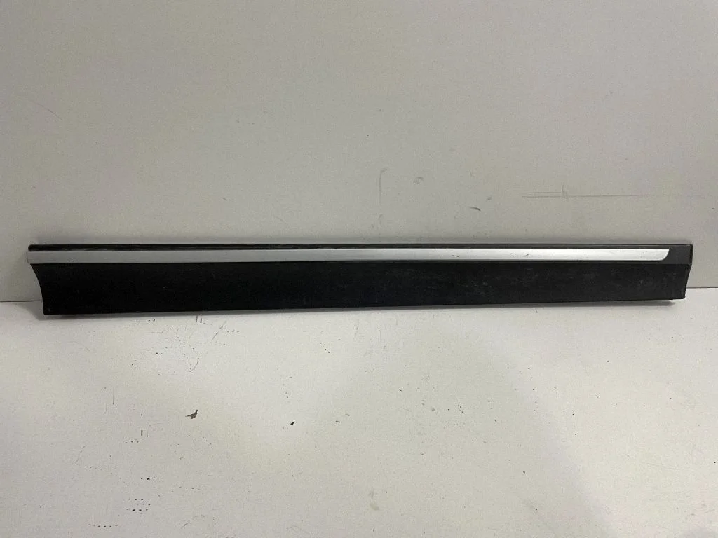 Priekšējo durvju apdare (molings) – BMW X3 F25 (2010-2017)