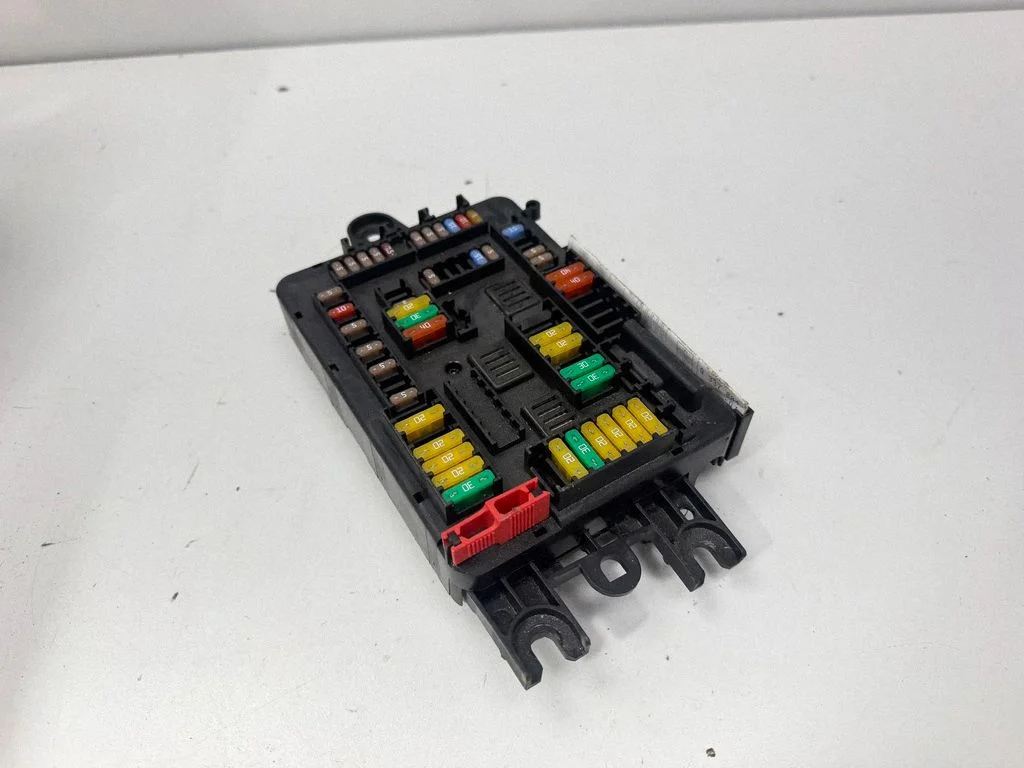 Drošinātāju kārba (komplekts) 9337880