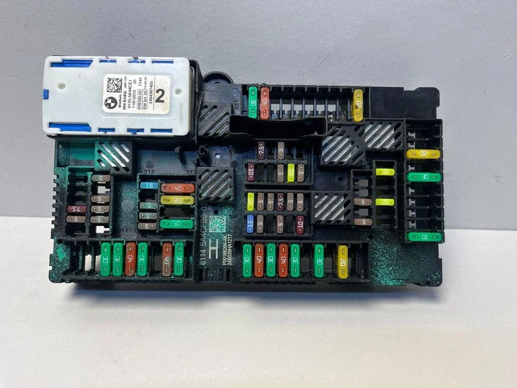 Drošinātāju kārba (komplekts) – BMW i4 (2021-)