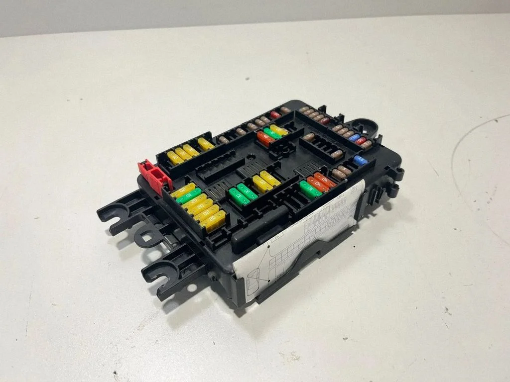 Drošinātāju bloks 9389070