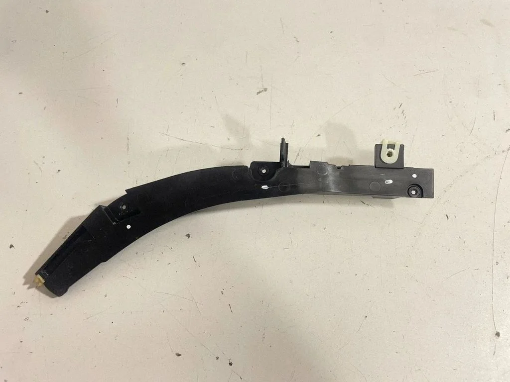 Other engine bay part – BMW X3 G01 (2018-2024)