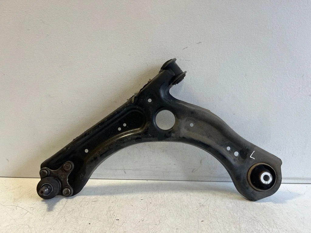 Front lower control arm/wishbone 2Q0407151D