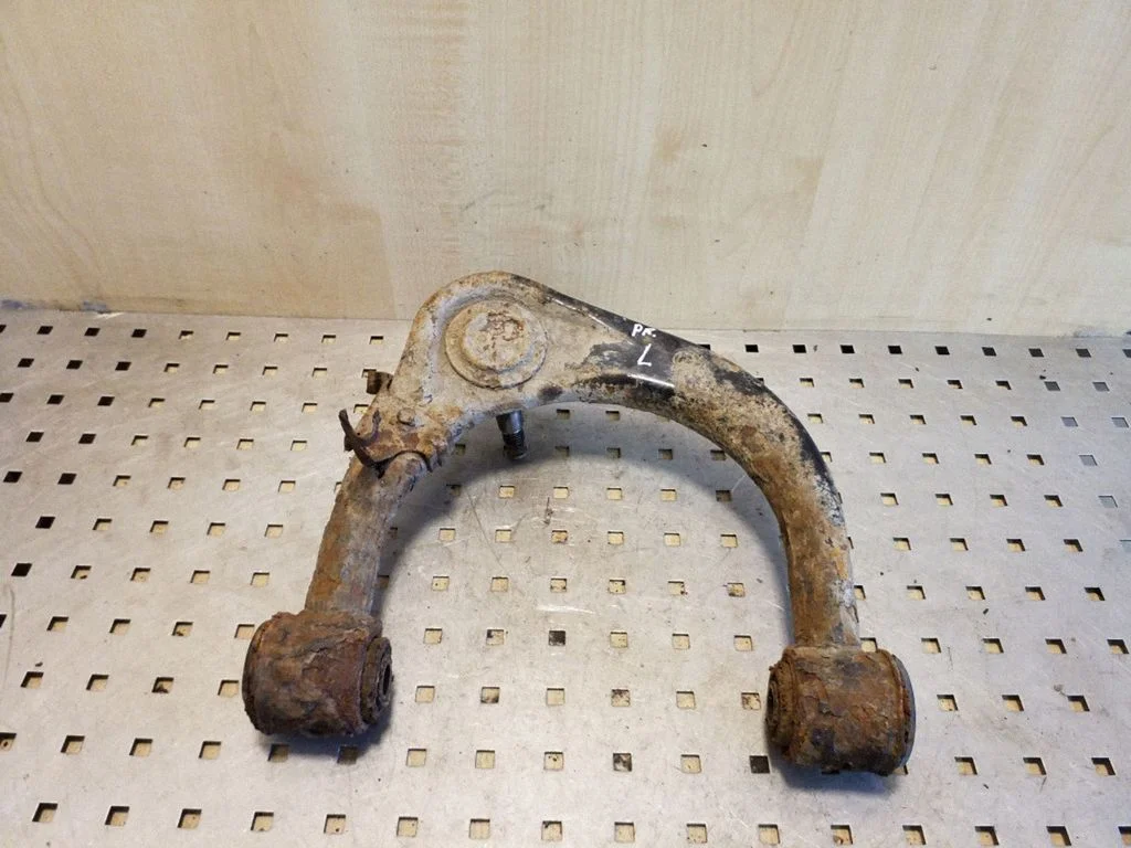 Front upper control arm/wishbone – Toyota Land Cruiser (J120) (2002-2009)