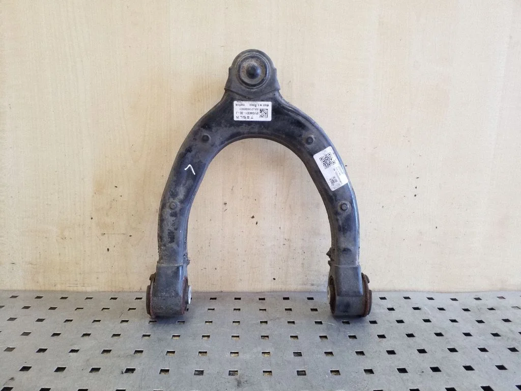 Front upper control arm/wishbone 104432100J – Tesla Model 3 (2017-)