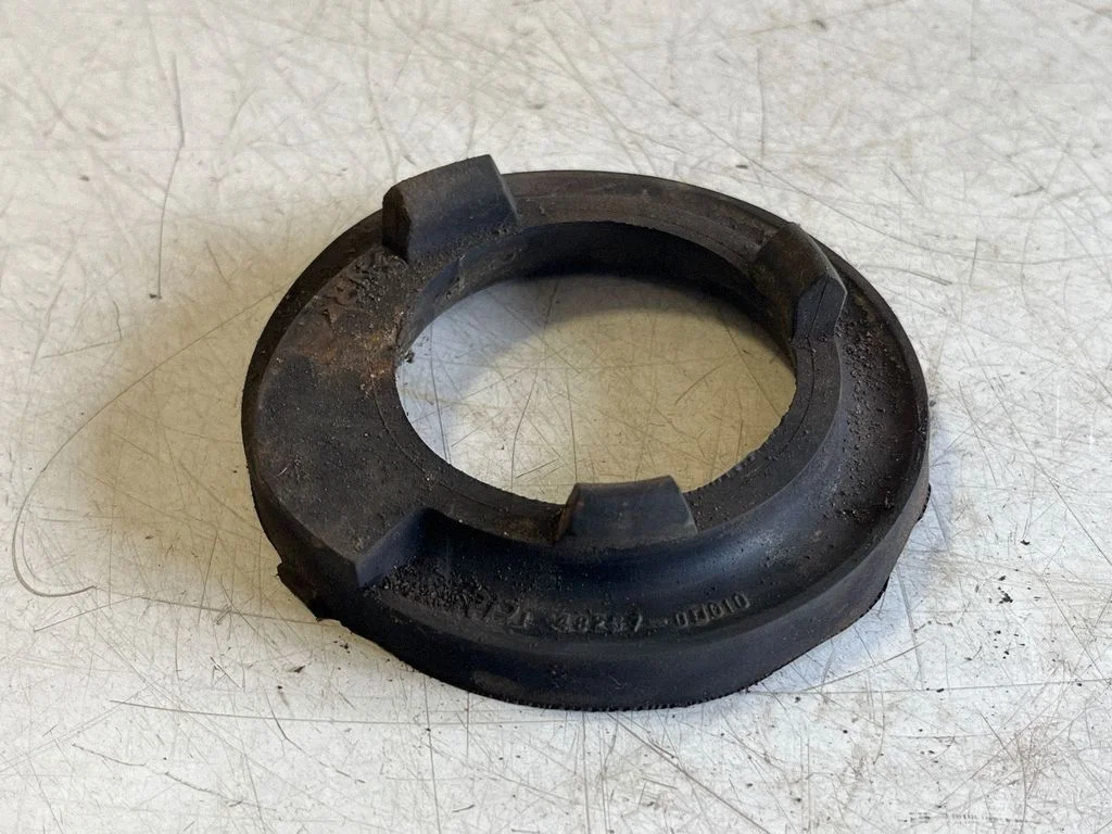 Galinė spyruoklės guminė atrama