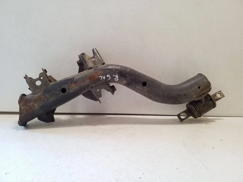 Rear upper control arm/wishbone – right