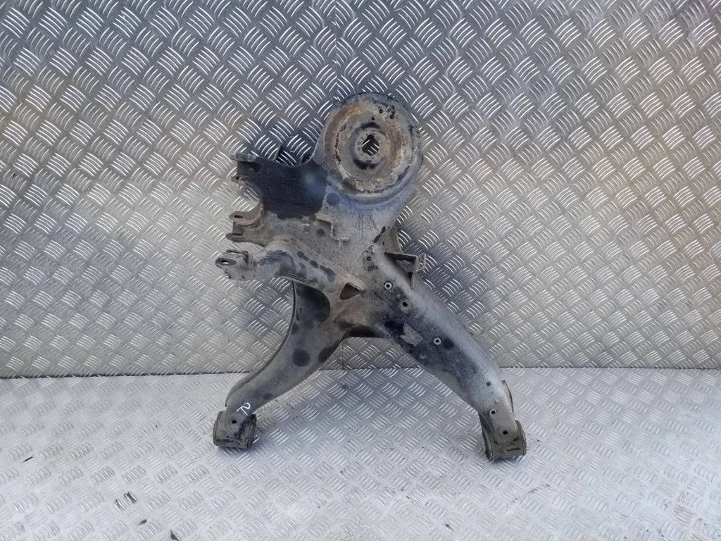 Rear upper control arm/wishbone – right