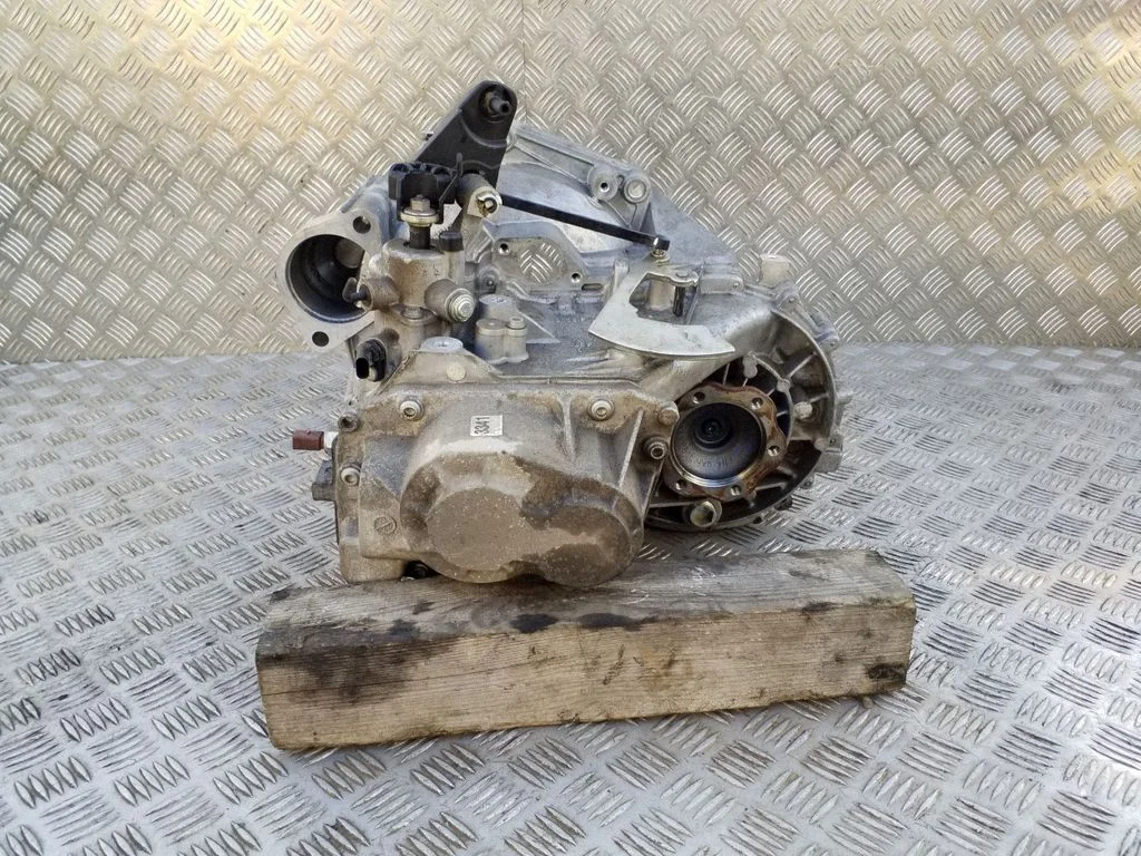 Manual 5 speed gearbox 0AJ301103