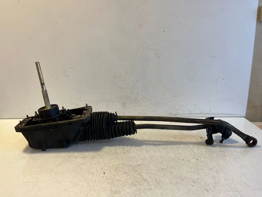 Gear selector mechanism 4B0711025F – Volkswagen Passat B5.5 (2001-2005)
