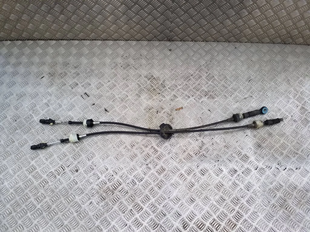 Gear shift cable linkage A4472601751