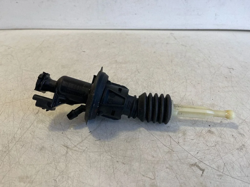 Clutch master cylinder 9809426080 – Opel Vivaro (2019-)