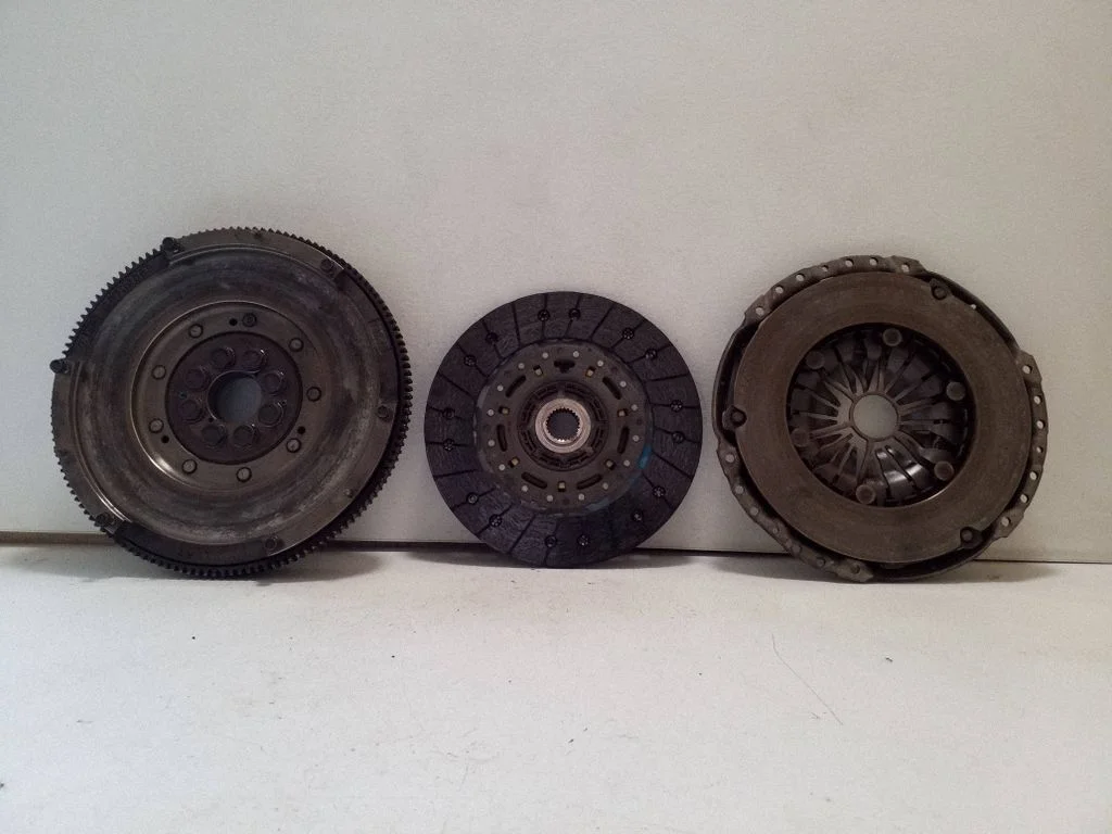 Clutch set kit – Volkswagen Transporter - Caravelle T5 (2003-2015)