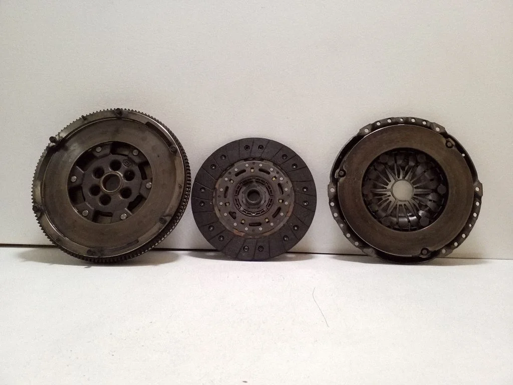 Clutch set kit 124060710 – Volkswagen Passat B8 USA (2016-2023)