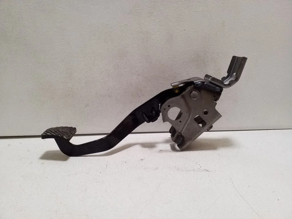 Clutch pedal KAMA006