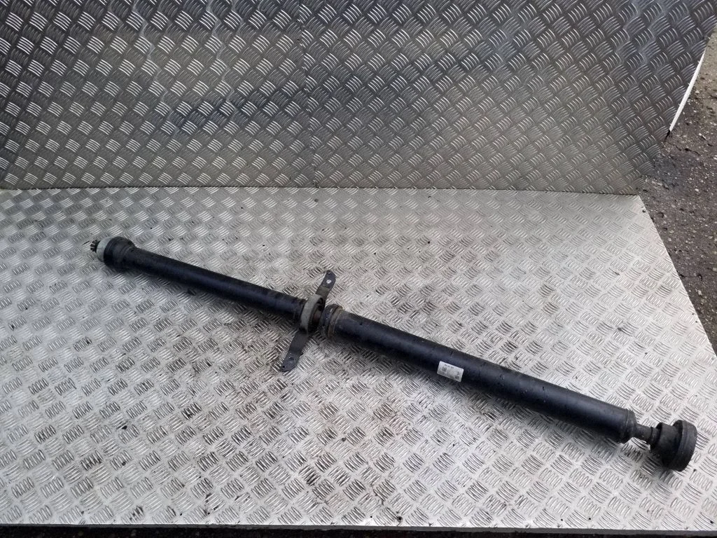 Wał napędowy tylny 95B521101
