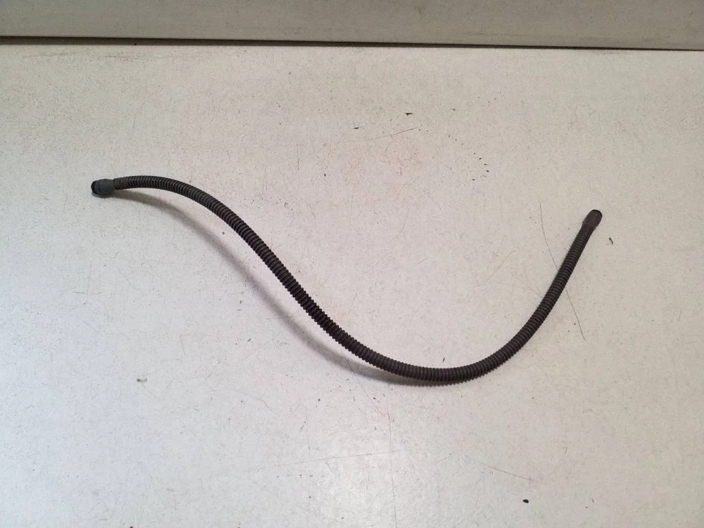 Clutch pipe/line
