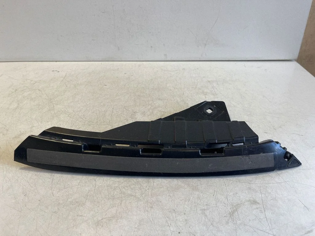 Front bumper mounting bracket A2478855505