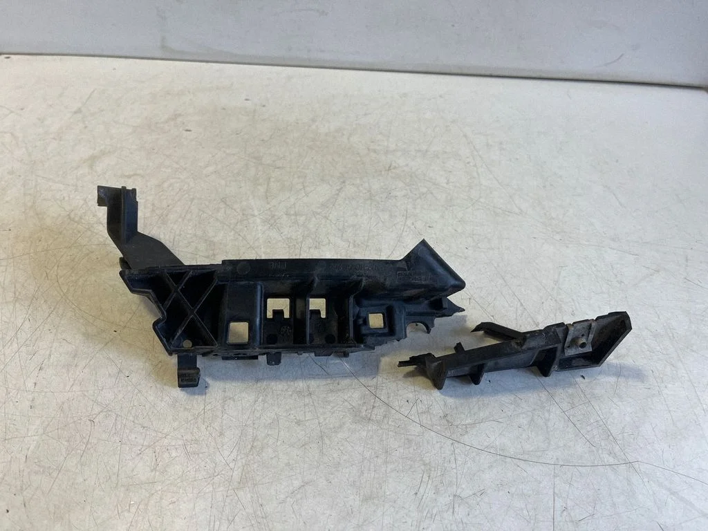 Front bumper mounting bracket 9J1807228B