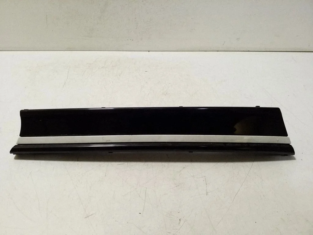 Front bumper splitter molding 11A853584