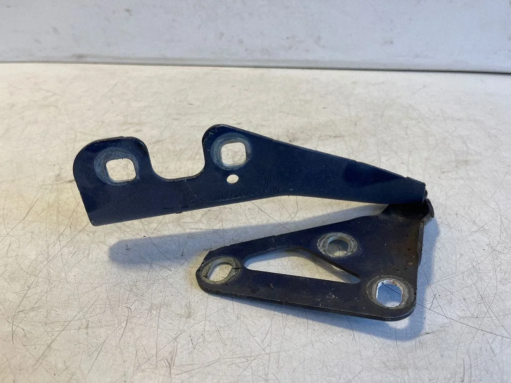 Engine bonnet/hood hinges 13213448 – Opel Astra H (2004-2012)