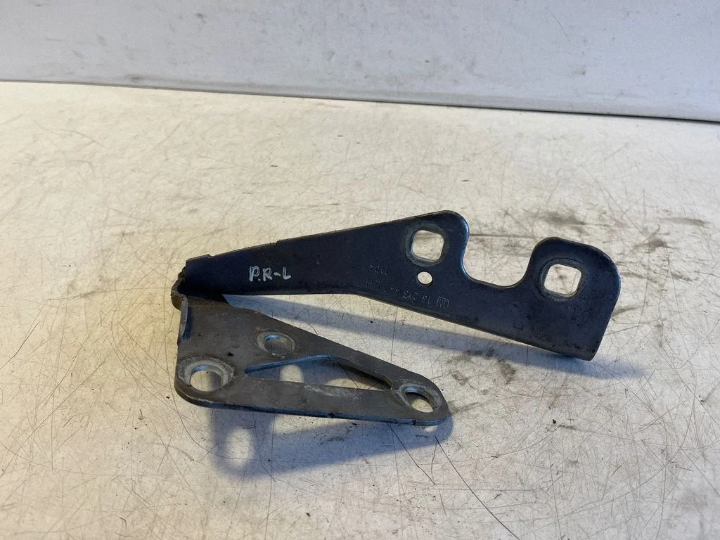 Engine bonnet/hood hinges 13213447 – Opel Astra H (2004-2012)