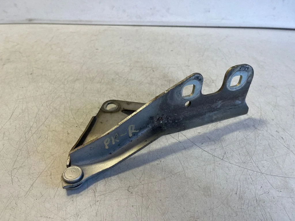 Engine bonnet/hood hinges 13213448 – Opel Astra H (2004-2012)