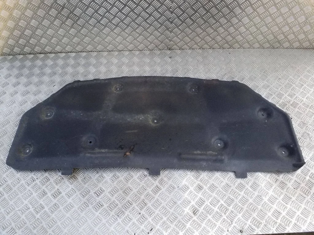 Engine bonnet/hood sound/heat insulation